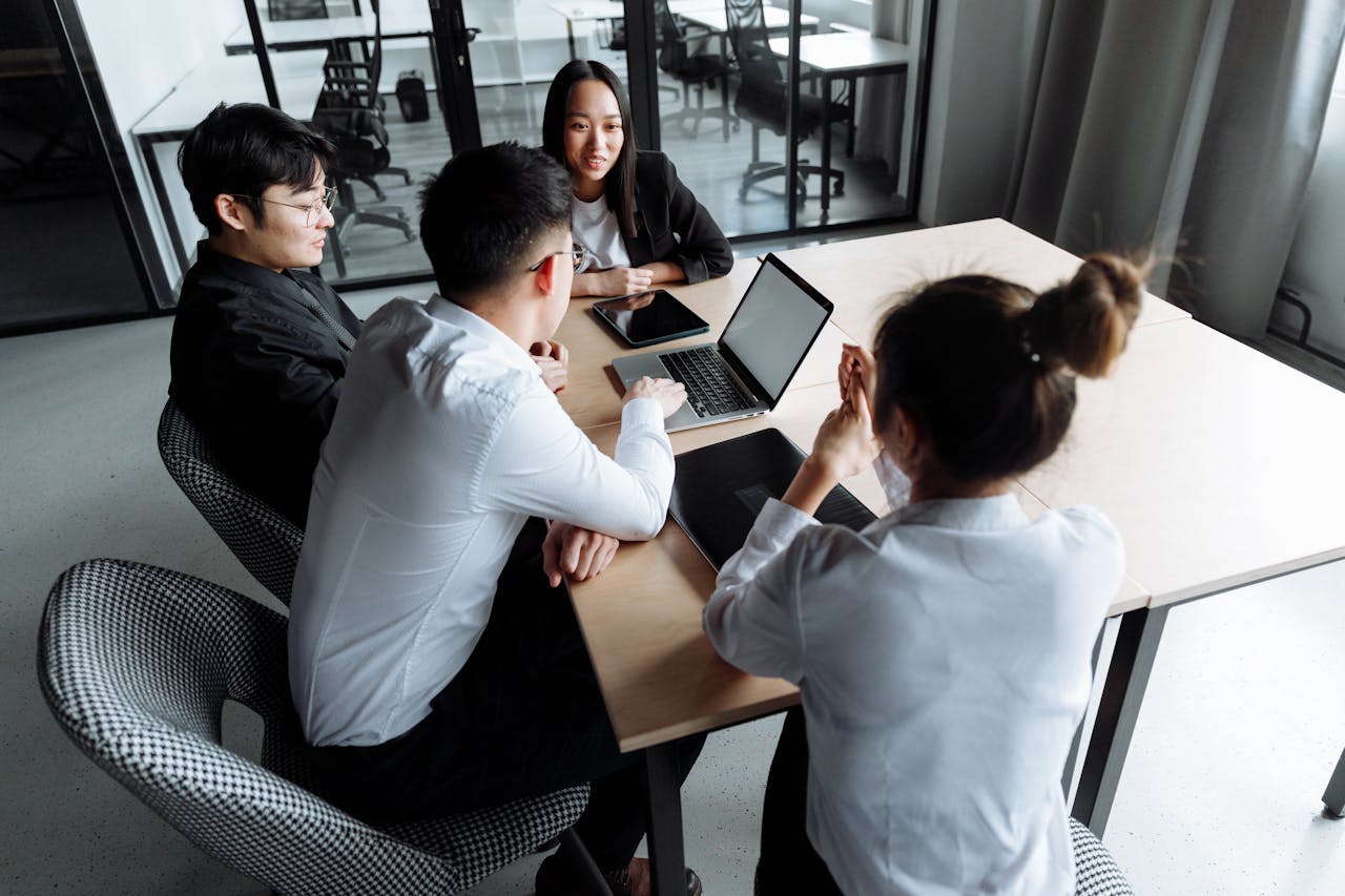 ¿A QUIÉN LE HABLAS? DEFINE TU CLIENTE IDEAL ANTES DE NADA Las 4 estrategias de marketing que atraerán a los clientes que tu negocio realmente necesita