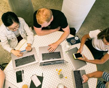 Cómo la falta de diversidad en el liderazgo afecta a las empresas emergentes