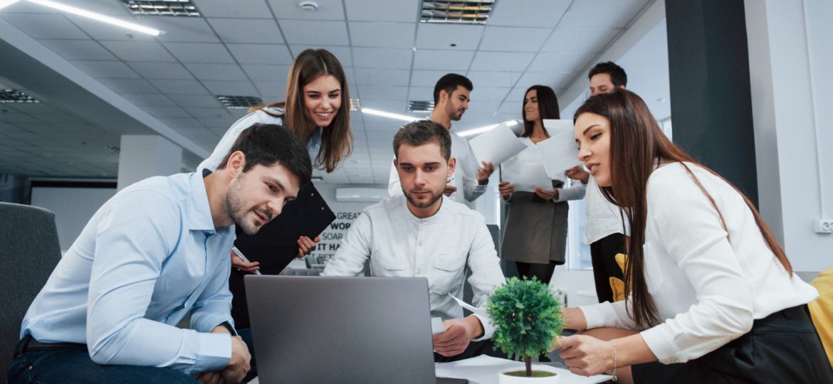 El "efecto burn-rate": por qué escalar el equipo de ventas antes de validar el Product-Market Fit es el suicidio más común en España